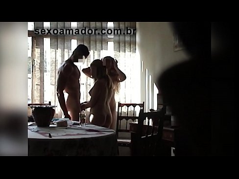 ❤️ Sexu-lagunek gizon erraldoi bat eta hirukote batera gonbidatzen dituzte berarekin Porno ederra gurean eu.com-porn-hat.ru ❌️❤